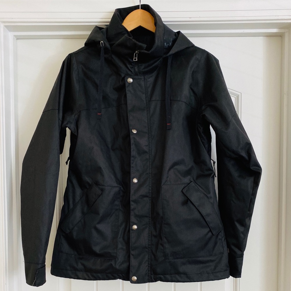 NWOT...Burton snowboarding jacket w/snow skirt